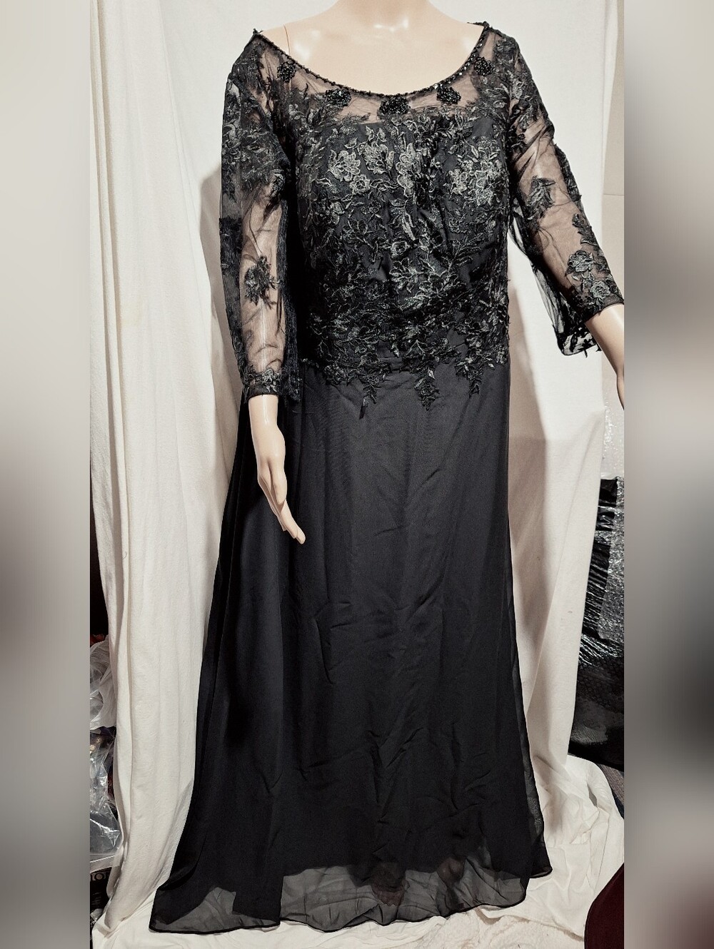 Elegant Black Lace Evening Gown - Women's Formal Dress